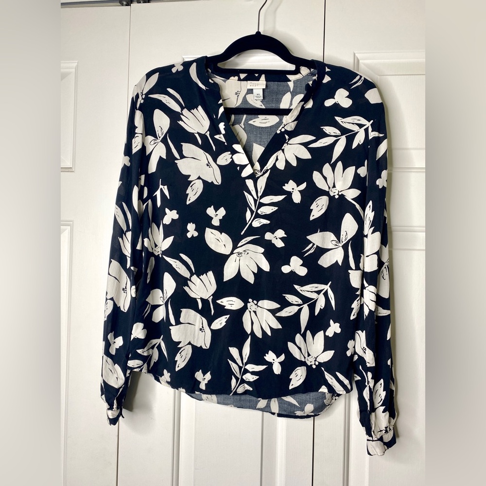 A New Day:  Long Sleeve Lightweight blouse Size: XS